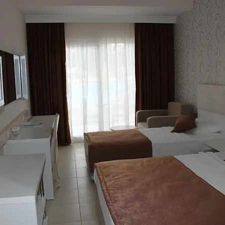 Отель Club Mermaid Village 4*