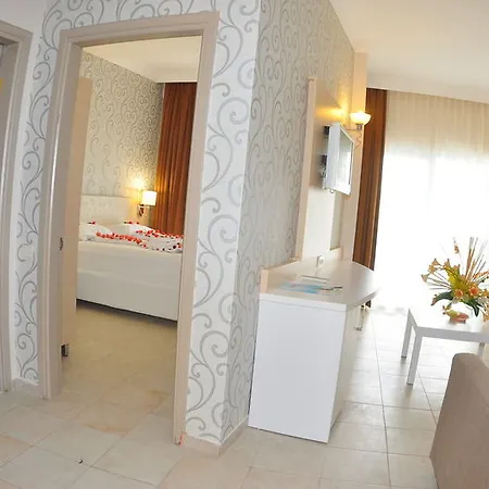 Hotell Club Mermaid Village 4*