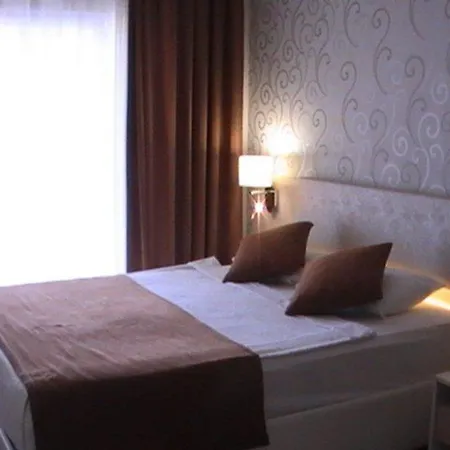 Отель Club Mermaid Village 4*