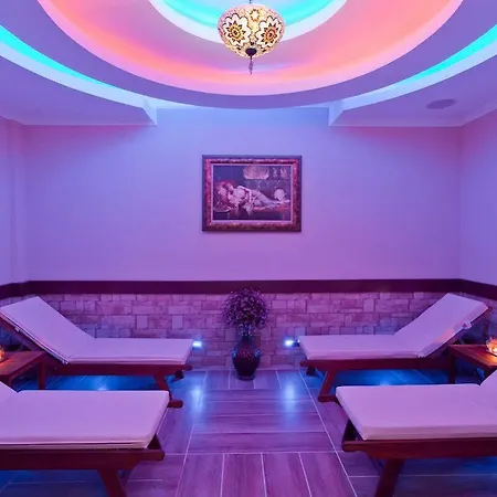 Club Mermaid Village Hotell 4*